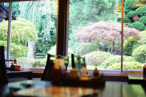 瀧さわ家本店の店内